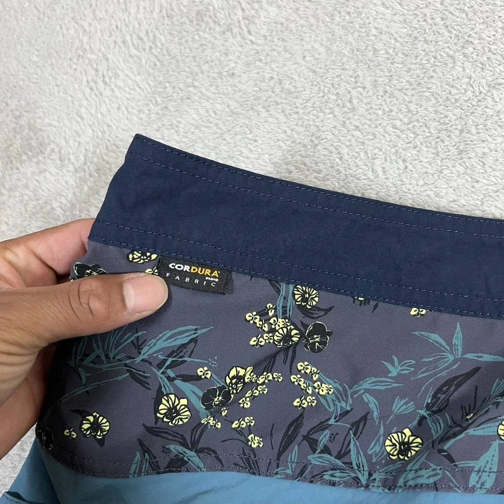 Roark Board Shorts Mens 34 Blue Floral Print Swim Pocket Beach Surfing Strech